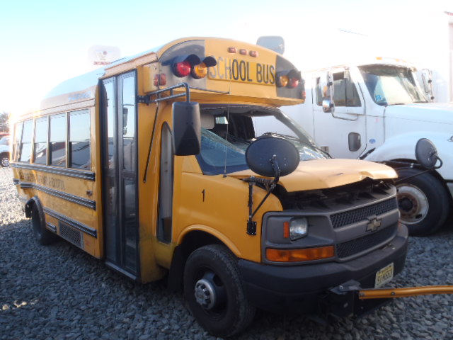 1GBJG31U231193077 - 2005 CHEVROLET G3500 YELLOW photo 1