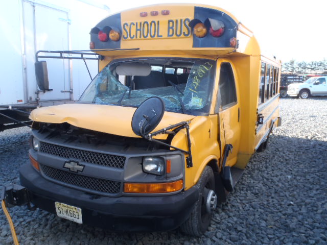 1GBJG31U231193077 - 2005 CHEVROLET G3500 YELLOW photo 2