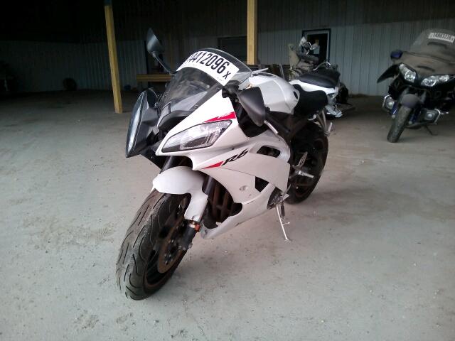 JYARJ16EXAA020292 - 2010 YAMAHA YZFR6L WHITE photo 2