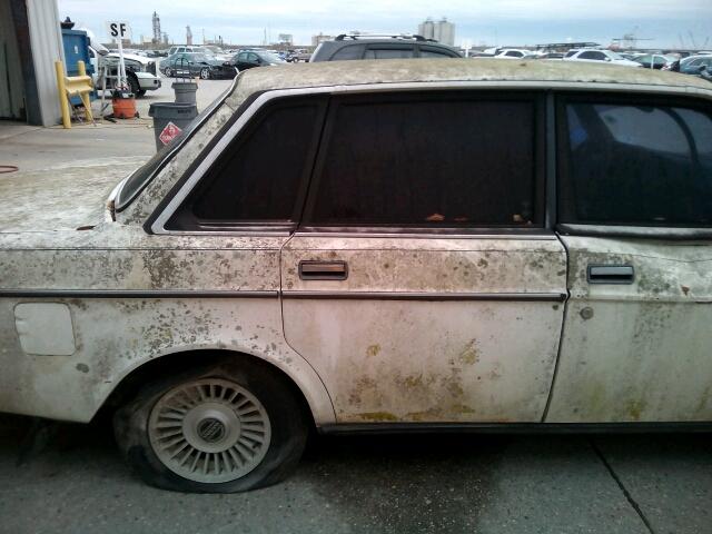 YV1AX7746C1763649 - 1982 VOLVO 244 DL WHITE photo 6