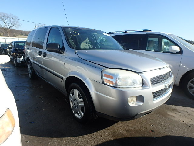 1GNDV23W88D174957 - 2008 CHEVROLET UPLANDER L SILVER photo 1
