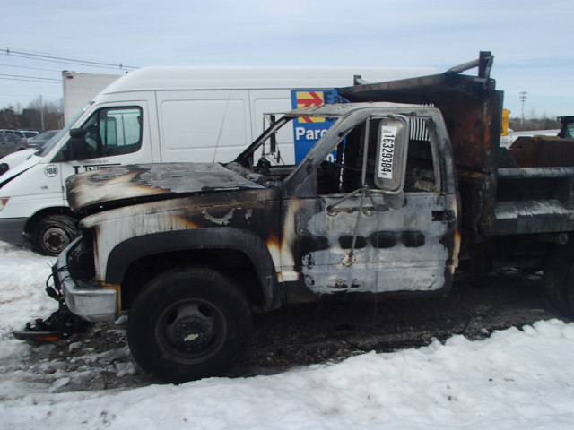 1GBJK34R2YF429906 - 2000 CHEVROLET K3500 BURN photo 10