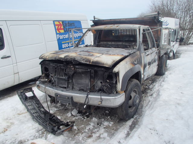 1GBJK34R2YF429906 - 2000 CHEVROLET K3500 BURN photo 2