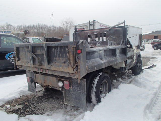 1GBJK34R2YF429906 - 2000 CHEVROLET K3500 BURN photo 4