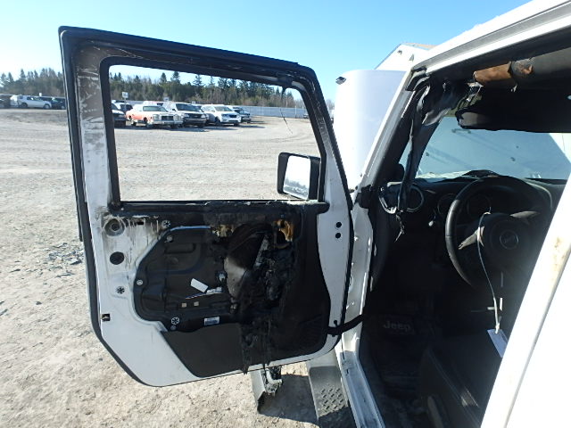 1C4BJWEG3DL597034 - 2013 JEEP WRANGLER U WHITE photo 9