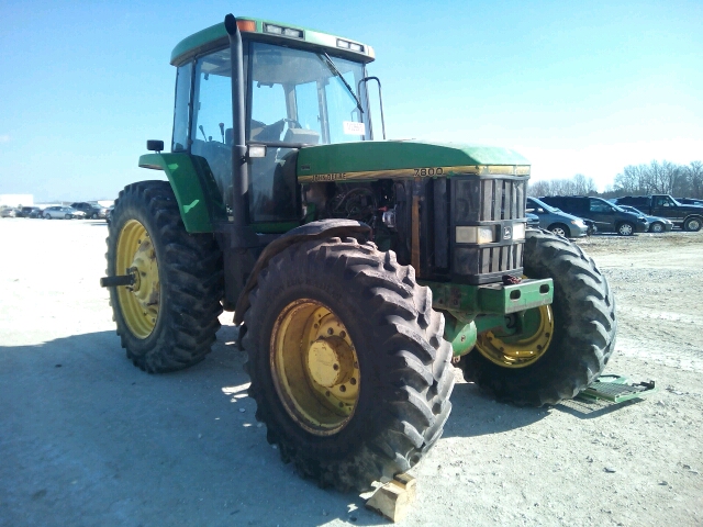 RW700H009453 - 1994 JOHN TRACTOR GREEN photo 1