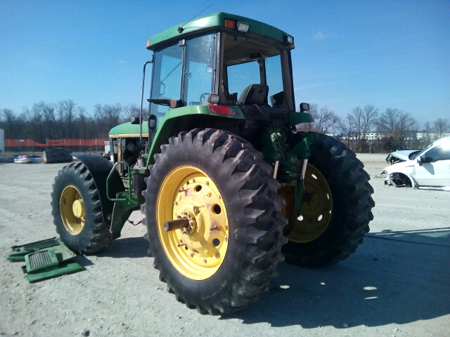RW700H009453 - 1994 JOHN TRACTOR GREEN photo 3