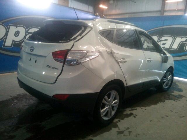 KM8JU3AC5BU189898 - 2011 HYUNDAI TUCSON GLS WHITE photo 4