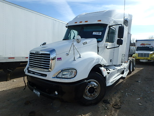 1FUJA6CK96LV85520 - 2006 FREIGHTLINER CONVENTION WHITE photo 2