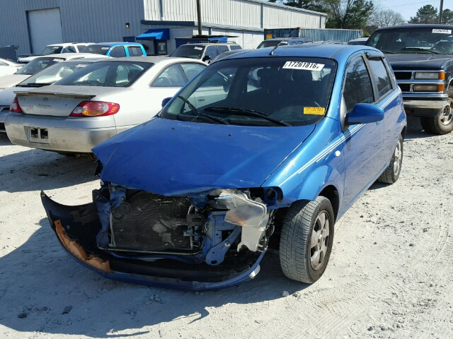 KL1TD66656B542165 - 2006 CHEVROLET AVEO BASE BLUE photo 2