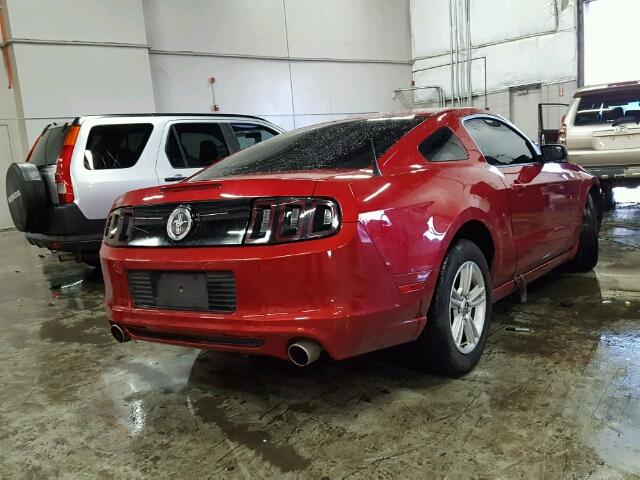 1ZVBP8AM2D5274519 - 2013 FORD MUSTANG RED photo 4