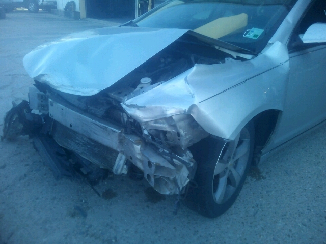 1G1ZC5EU0BF137066 - 2011 CHEVROLET MALIBU 1LT SILVER photo 10