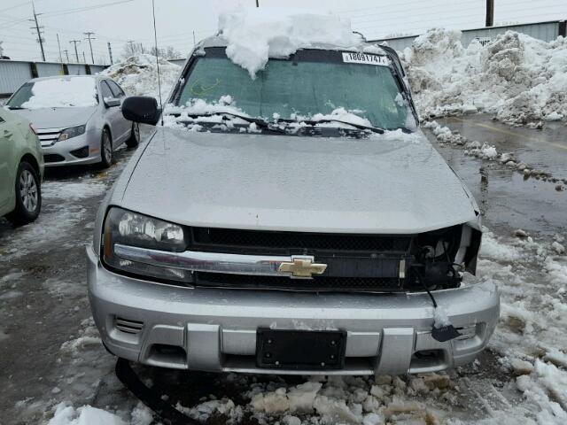 1GNDT13S052176125 - 2005 CHEVROLET TRAILBLAZE SILVER photo 10