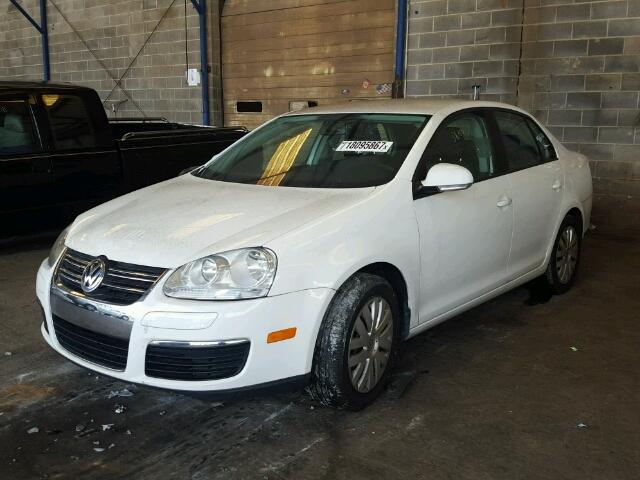 3VWJZ7AJ1AM051920 - 2010 VOLKSWAGEN JETTA S WHITE photo 2