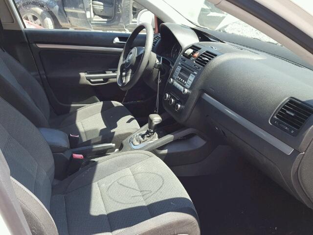 3VWJZ7AJ1AM051920 - 2010 VOLKSWAGEN JETTA S 白色 照片 5