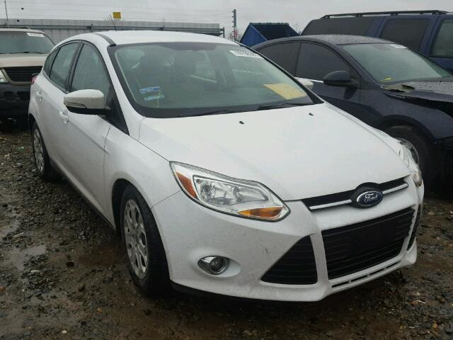 1FAHP3K26CL274004 - 2012 FORD FOCUS SE WHITE photo 1