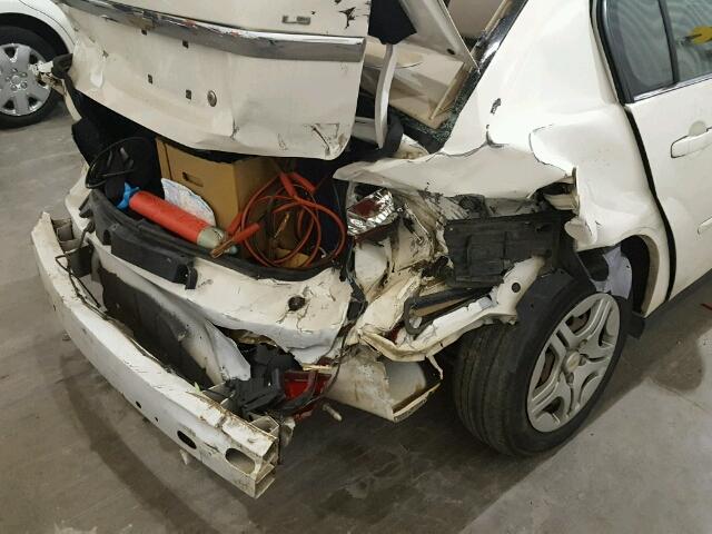 1G1ZS58F28F125686 - 2008 CHEVROLET MALIBU WHITE photo 10