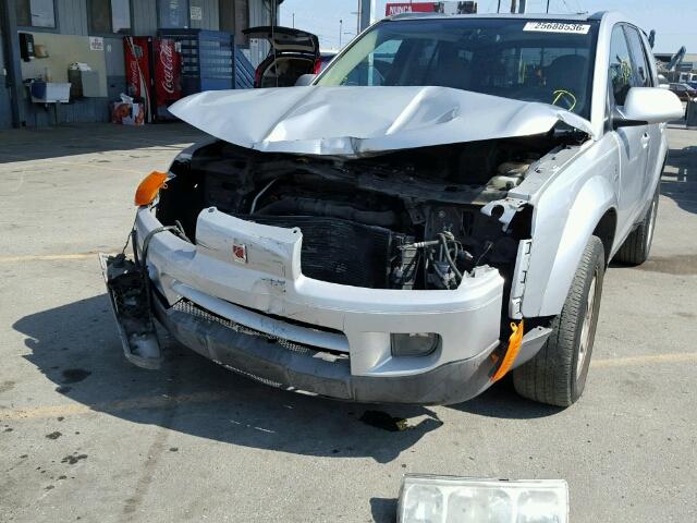 5GZCZ53435S814474 - 2005 SATURN VUE SILVER photo 2