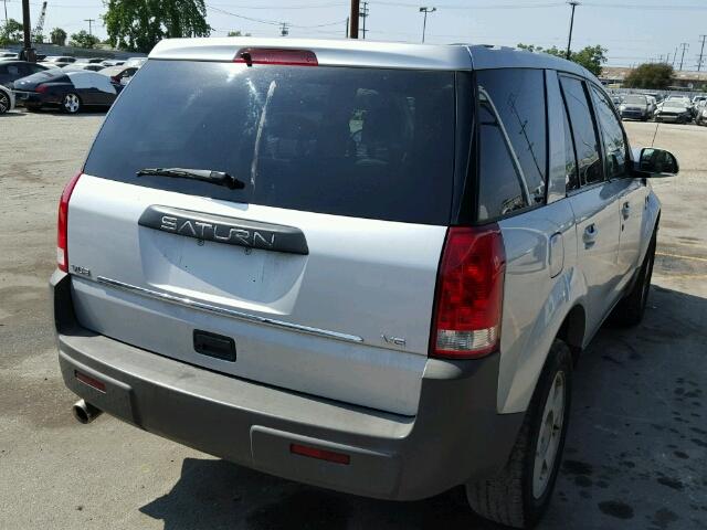 5GZCZ53435S814474 - 2005 SATURN VUE SILVER photo 4