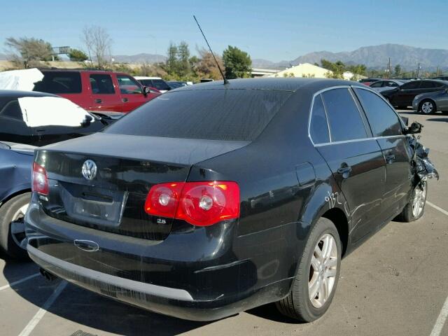 3VWEG71K07M074856 - 2007 VOLKSWAGEN JETTA WOLF BLACK photo 4