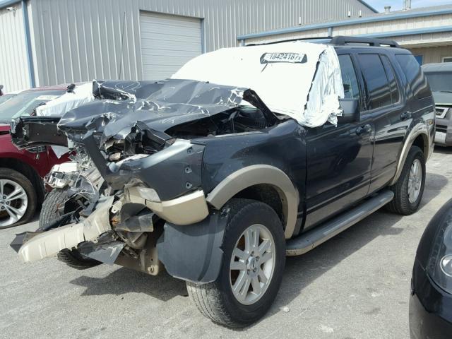 1FMEU7E83AUA95872 - 2010 FORD EXPLORER E CHARCOAL photo 2