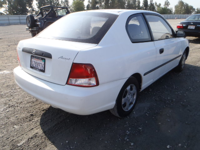 KMHCF35G92U207111 - 2002 HYUNDAI ACCENT L WHITE photo 4