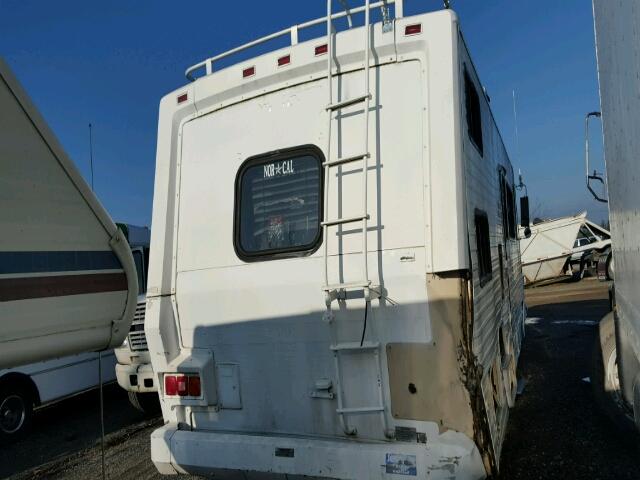 1GBJP37W8F3325437 - 1985 WINNEBAGO MOTORHOME WHITE photo 4