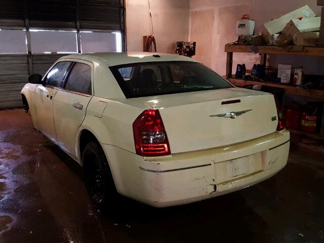 2C3CA5CV0AH326347 - 2010 CHRYSLER 300 TOURIN WHITE photo 3