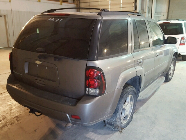 1GNDS13S582114470 - 2008 CHEVROLET TRAILBLAZE GRAY photo 4