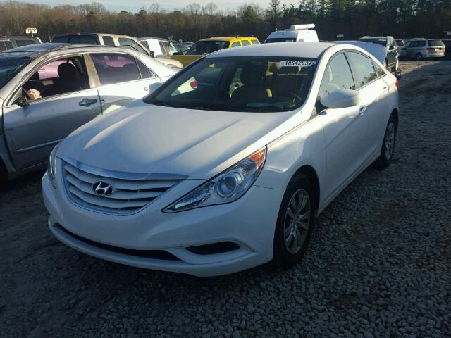 5NPEB4ACXBH219649 - 2011 HYUNDAI SONATA GLS WHITE photo 2