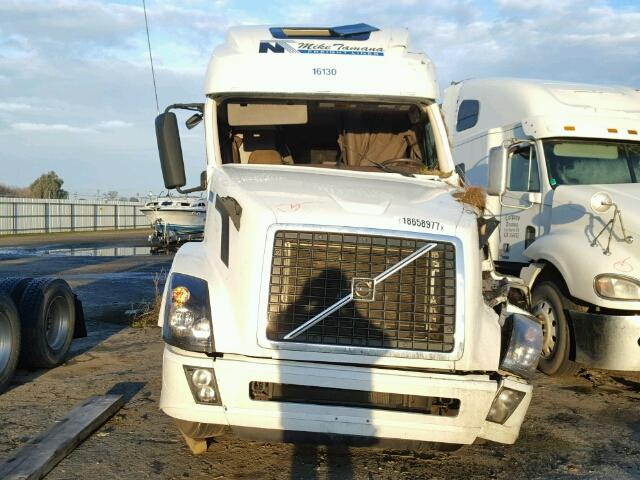 4V4NC9EH6GN941180 - 2016 VOLVO VNL WHITE photo 10