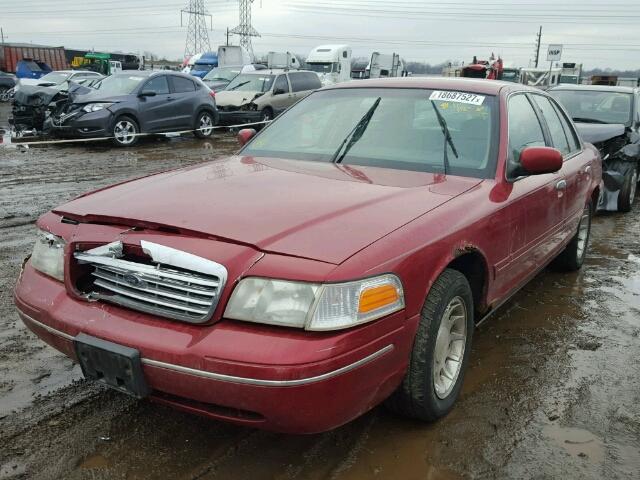 2FAFP74W8XX241514 - 1999 FORD CROWN VICT RED photo 2