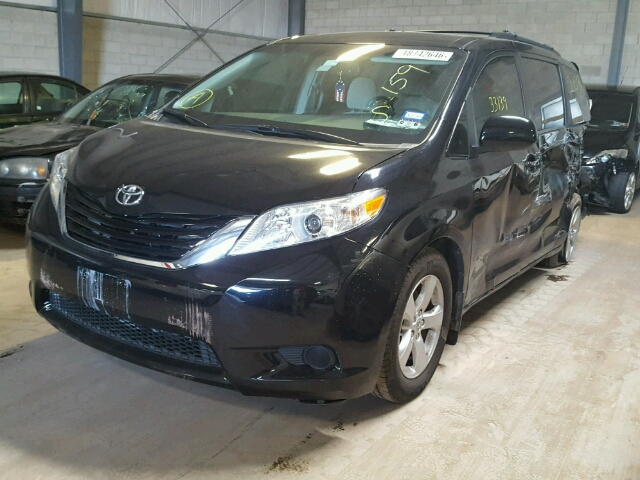 5TDKK3DC3FS562795 - 2015 TOYOTA SIENNA LE BLACK photo 2