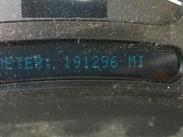 1GKEK13TX4J264584 - 2004 GMC YUKON Сірий фото 8