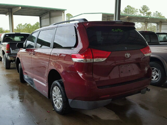 5TDYK3DC1DS317792 - 2013 TOYOTA SIENNA BURGUNDY photo 3