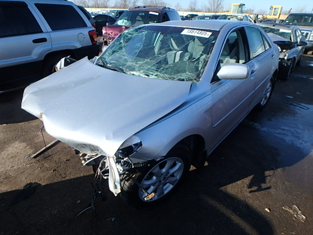 4T4BF3EKXBR132733 - 2011 TOYOTA CAMRY/SE/L SILVER photo 2