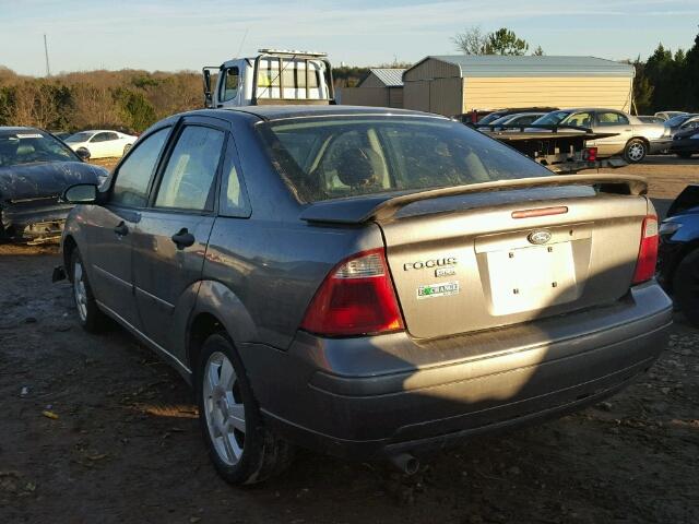 1FAHP34N37W104162 - 2007 FORD FOCUS ZX4 GRAY photo 3