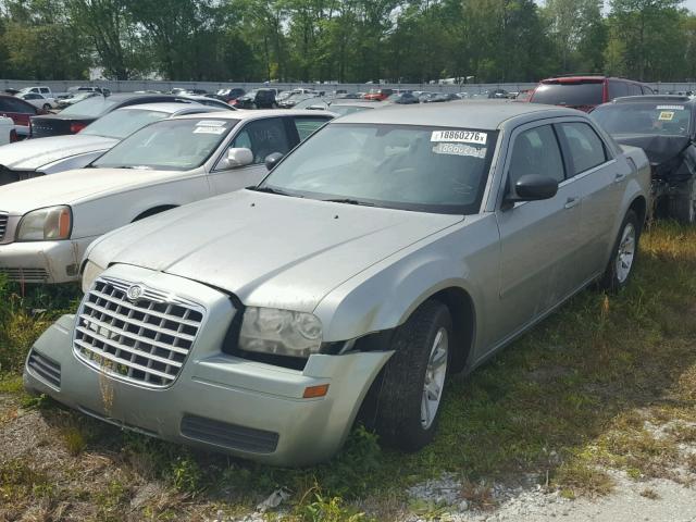 2C3JA43R15H103177 - 2005 CHRYSLER 300 SILVER photo 2