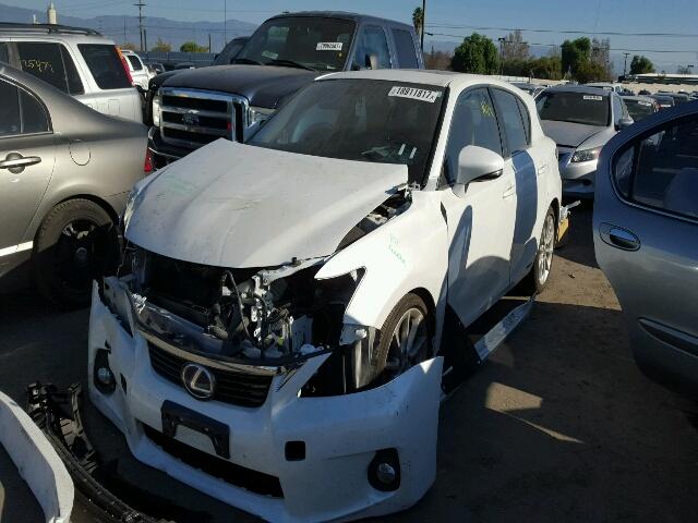 JTHKD5BH8D2150010 - 2013 LEXUS CT 200 WHITE photo 2