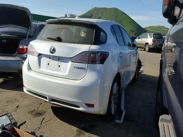 JTHKD5BH8D2150010 - 2013 LEXUS CT 200 WHITE photo 4