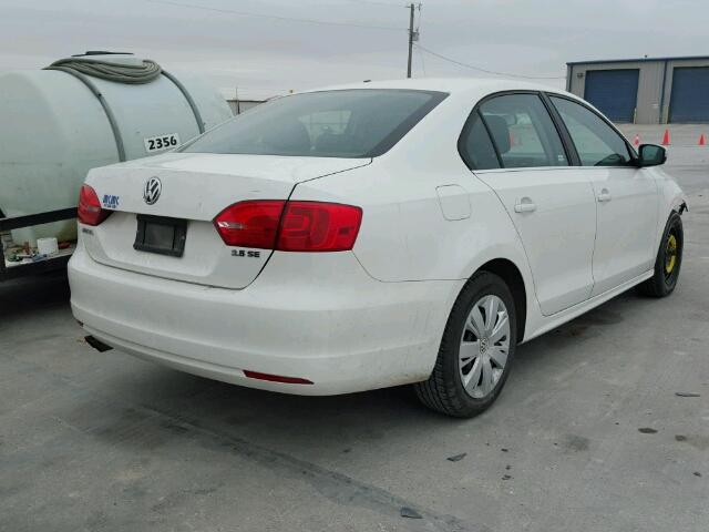 3VWDP7AJ8DM282658 - 2013 VOLKSWAGEN JETTA SE WHITE photo 4