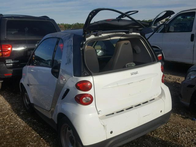 WMEEJ3BAXEK767264 - 2014 SMART FORTWO PUR WHITE photo 3