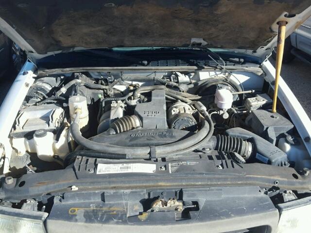 1GTCS14H138216944 - 2003 GMC SONOMA WHITE photo 7