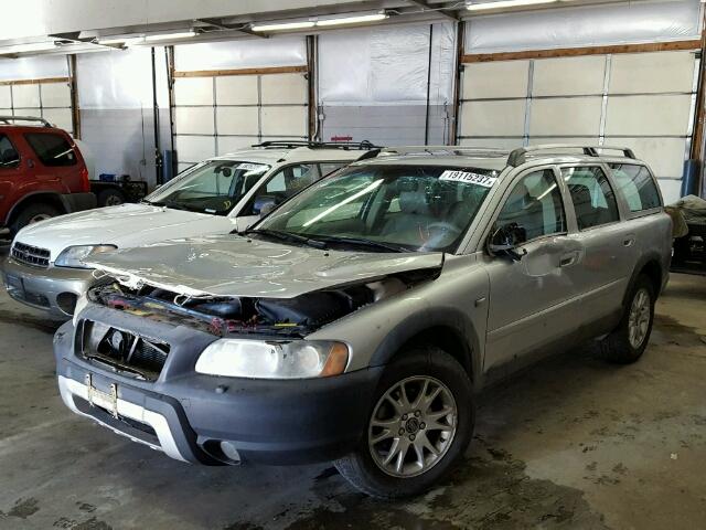 YV4SZ592561214904 - 2006 VOLVO XC70 SILVER photo 2