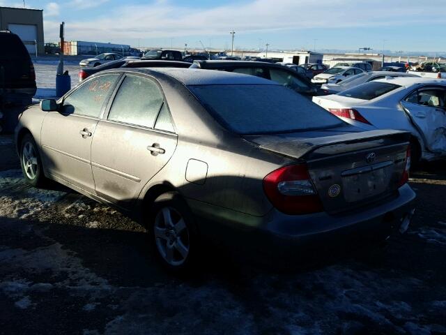 JTDBF32K020018038 - 2002 TOYOTA CAMRY LE GRAY photo 3