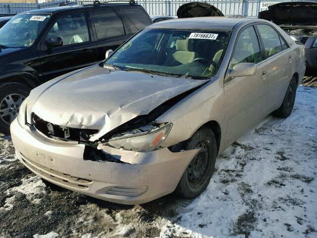 4T1BE32K04U914852 - 2004 TOYOTA CAMRY LE GOLD photo 2