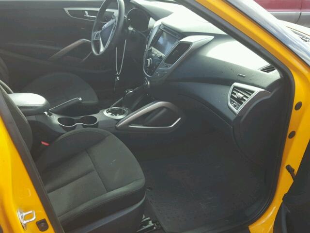 KMHTC6ADXDU132234 - 2013 HYUNDAI VELOSTER B YELLOW photo 5