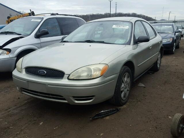 1FAFP53284A166840 - 2004 FORD TAURUS SE SILVER photo 2