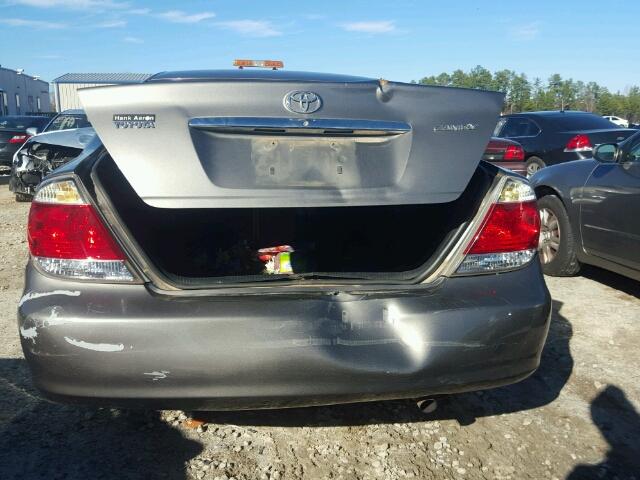 4T1BE32K85U607155 - 2005 TOYOTA CAMRY LE GRAY photo 9