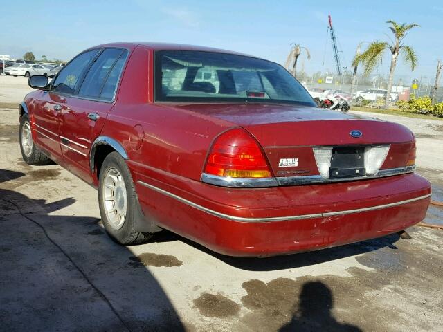 2FAFP74W7XX141565 - 1999 FORD CROWN VICT RED photo 3